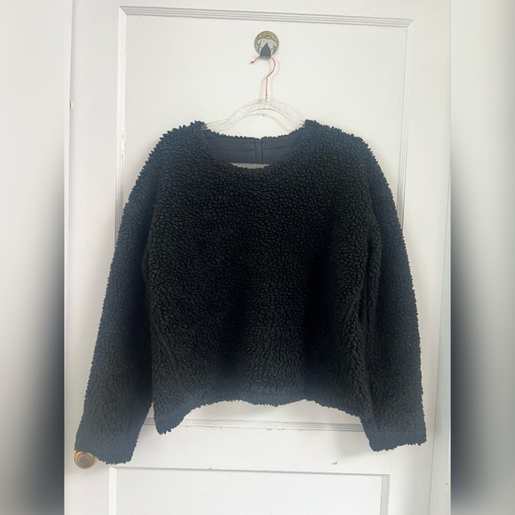 Lululemon Wool Whenever Crew Size 10 Black Sherpa Pullover Sweater $128 - Picture 1 of 3